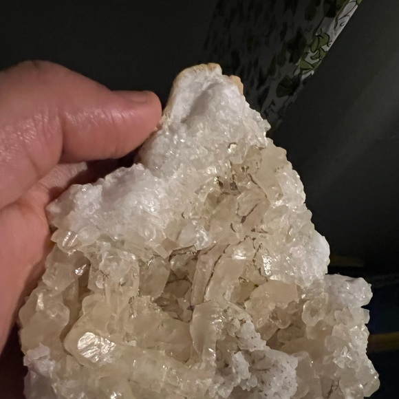 Quartz Crystal - Picture 4 of 16